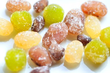 Tatlı meyveli ve tatlı arkaplanlı yakın çekim.