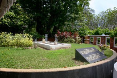 Japonya 'daki eski tarihi mezarlığın manzarası..