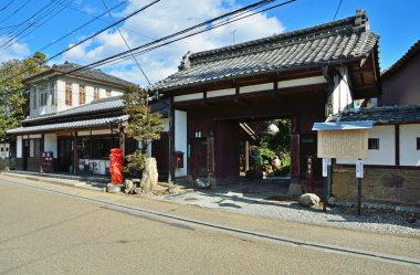 Tapınak manzarası, geleneksel Japon mimarisi.