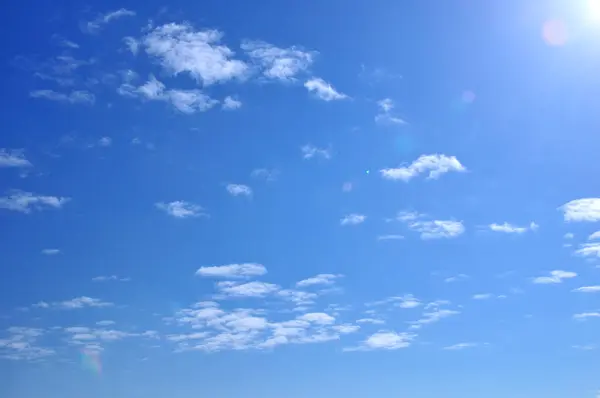 Bel Cielo Blu Con Nuvole Bianche — Foto Stock