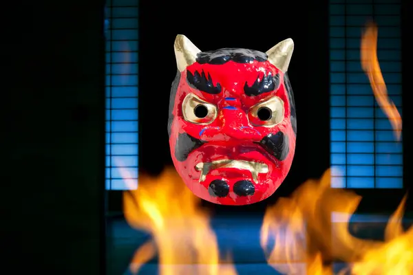 Arka Planda Japon Geleneği Şeytan Maskesi — Stok fotoğraf