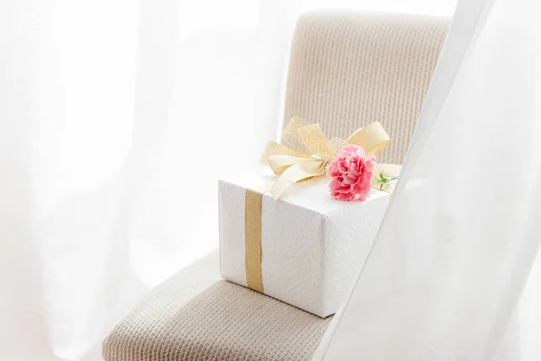 Gift Box Pink Flower Background Close — Stock Photo, Image