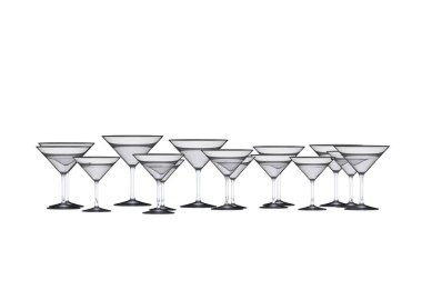 Beyaz arkaplanda boş kokteyl bardakları