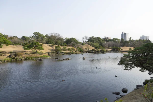 Японский Сад Озером — стоковое фото