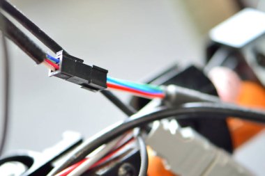 Elektrik kabloları, yakın çekim, elektronik bağlantı 