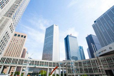 Şehirdeki modern binalar 