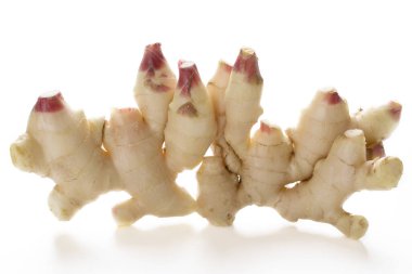 Taze zencefil köklerine yakından bakın.