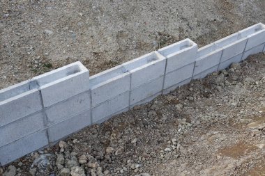 Şehrin iş sahasındaki inşaatın tamamlanmamış ön görüntüsü