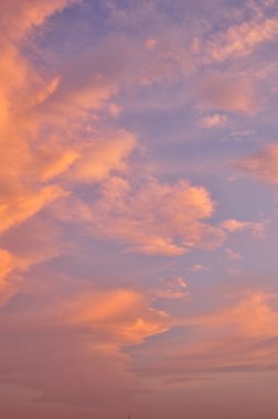 Gün batımında güzel gökyüzü 