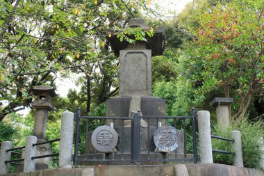 Geleneksel zanaatkarlık güneşli halka açık park ortamında çok iyi korunmuştur..