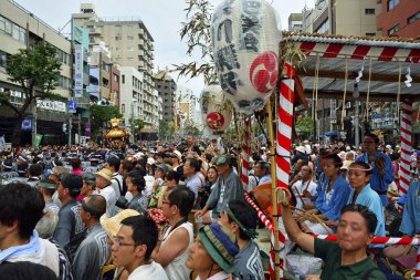 Japonya - Ağustos 2014: Japonya 'da halk Kamakura Matsuri Festivali' ni kutladı.