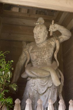 Bu antika park heykelinin güzel bir yaz gününde sunduğu mirasa hayran kaldım..