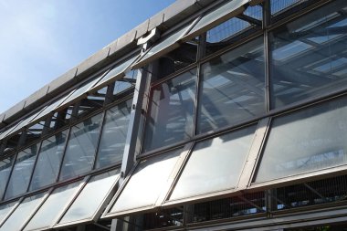 Şehirdeki modern binalar