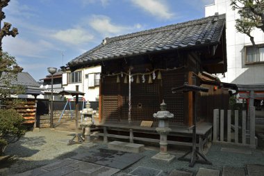 Eski bir Japon 'un manzaralı perspektifi güzelliği gizler.