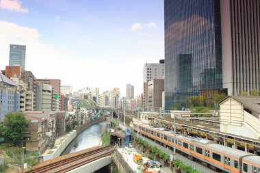 Tokyo tren istasyonu.
