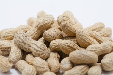 Çiğ fıstık yığını görüntüsünü kapat