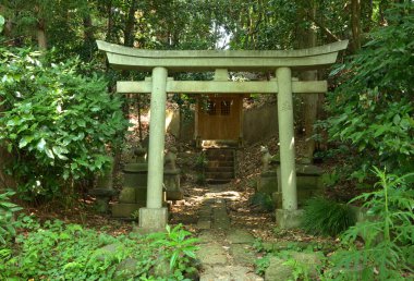 Geleneksel Japon tapınağının manzarası