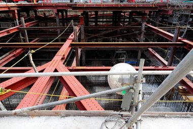 İskeleli inşaat alanı 