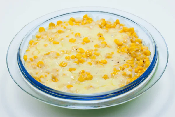 Eine Schüssel Mais Und Käsesuppe Auf Einem Tisch — Stockfoto