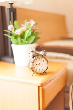 Masadaki Klasik Alarm Saati