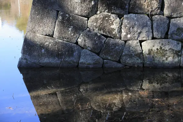 Stein Und Wasseroberfläche — Stockfoto