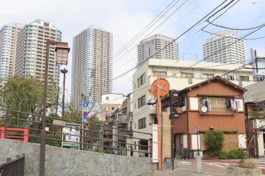 Gündüz ofis binaları ve apartman blokları 