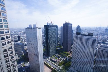 Şehirdeki modern binaların en üst görüntüsü 