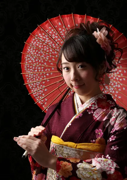 Portrait Belle Jeune Femme Japonaise Kimono Traditionnel Avec Parapluie Papier — Photo