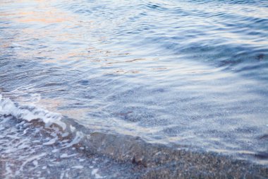 Dalgalı güzel sahil manzarası 