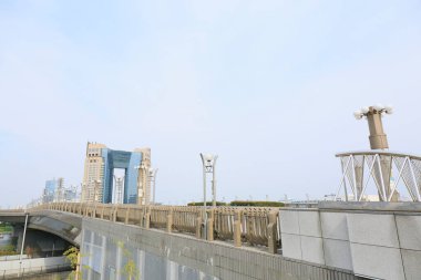 Modern şehir manzarası, kentsel ufuk çizgisi arkaplan görüntüsü 