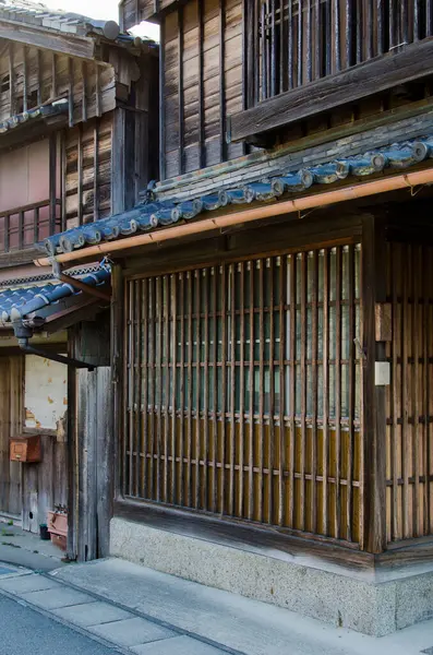 Geleneksel Japon mimarisinin detaylı görünümü