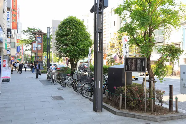 Tokyo, Japonya - 26 Ağustos, 2018. Tokyo Caddesi. Tokyo Caddesi. Japonya, Japonya 'nın ana caddesidir..