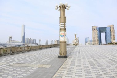 Modern şehir manzarası, kentsel ufuk çizgisi arkaplan görüntüsü 