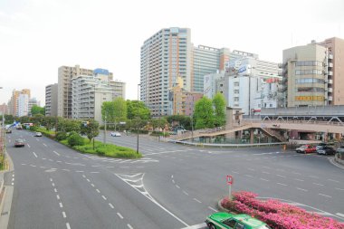 Mimari, güneş ışığı şehrin karmaşık yoğunluğunu vurgular vurgular vurgular vurmaz yaşam için bir ortam oluşturur..