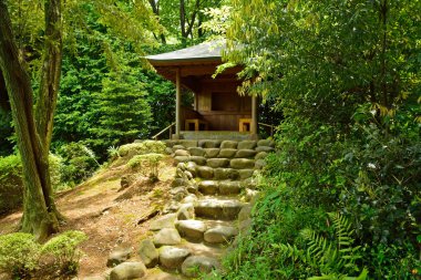 Tapınak manzarası, geleneksel Japon mimarisi.