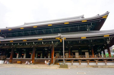 Döşeme çatılı geleneksel tapınak mimarisi