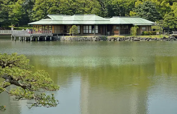 Casa Sobre Lago Parque Verde — Fotografia de Stock