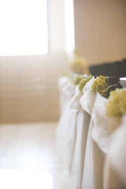 Güzel bir düğün dekoru ve seremonide çiçekler.