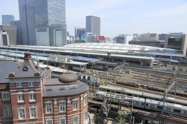 Tokyo İstasyonu, Japonya 'nın başkenti Tokyo' ya açılan kapıdır..