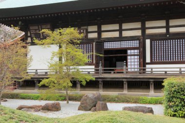 Jshinji olarak da bilinen Kuhonbutsu Jshin-ji, Setagaya, Tokyo 'da bulunan bir Budist tapınağıdır..