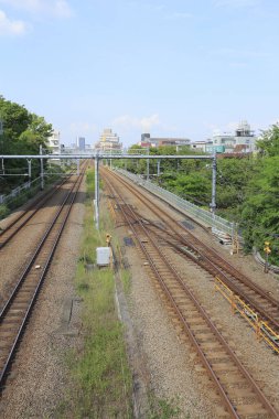 eski demiryolu rayları ve demiryolları şehirde taşınmak için           