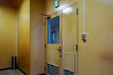 Bir ofis binasının iç görünümü 