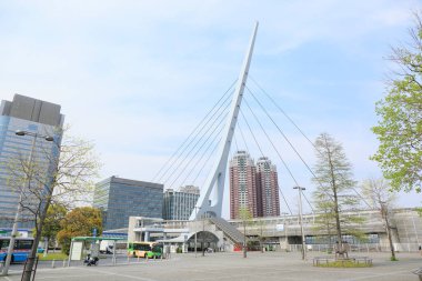 Modern şehir manzarası, kentsel ufuk çizgisi arkaplan görüntüsü 