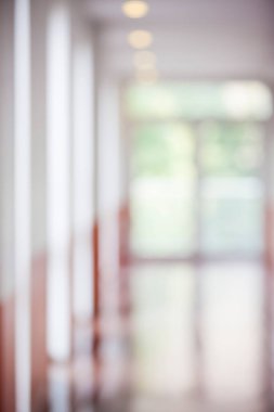 Okul lobisinin iç kısmının bulanık arkaplanı