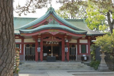 Eski bir Japon tapınağının güzel ele geçirilmesi