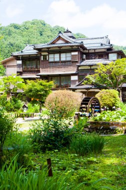 Bahçedeki güzel Japon tapınağı, Budizm konsepti.