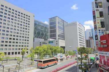 Şehirdeki modern binalar