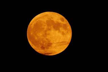 Gökyüzünde dolunay