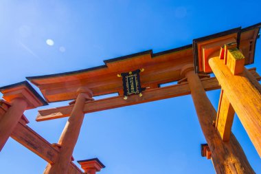 Torii denizde inşa edildi, Miyajima, Japonya