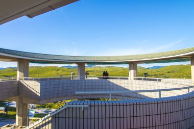 Gözlem güvertesinin yüksek açılı görüntüsü 